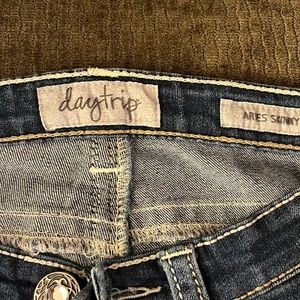 Buckle daytrip Aries skinny. Very cute, short waist.